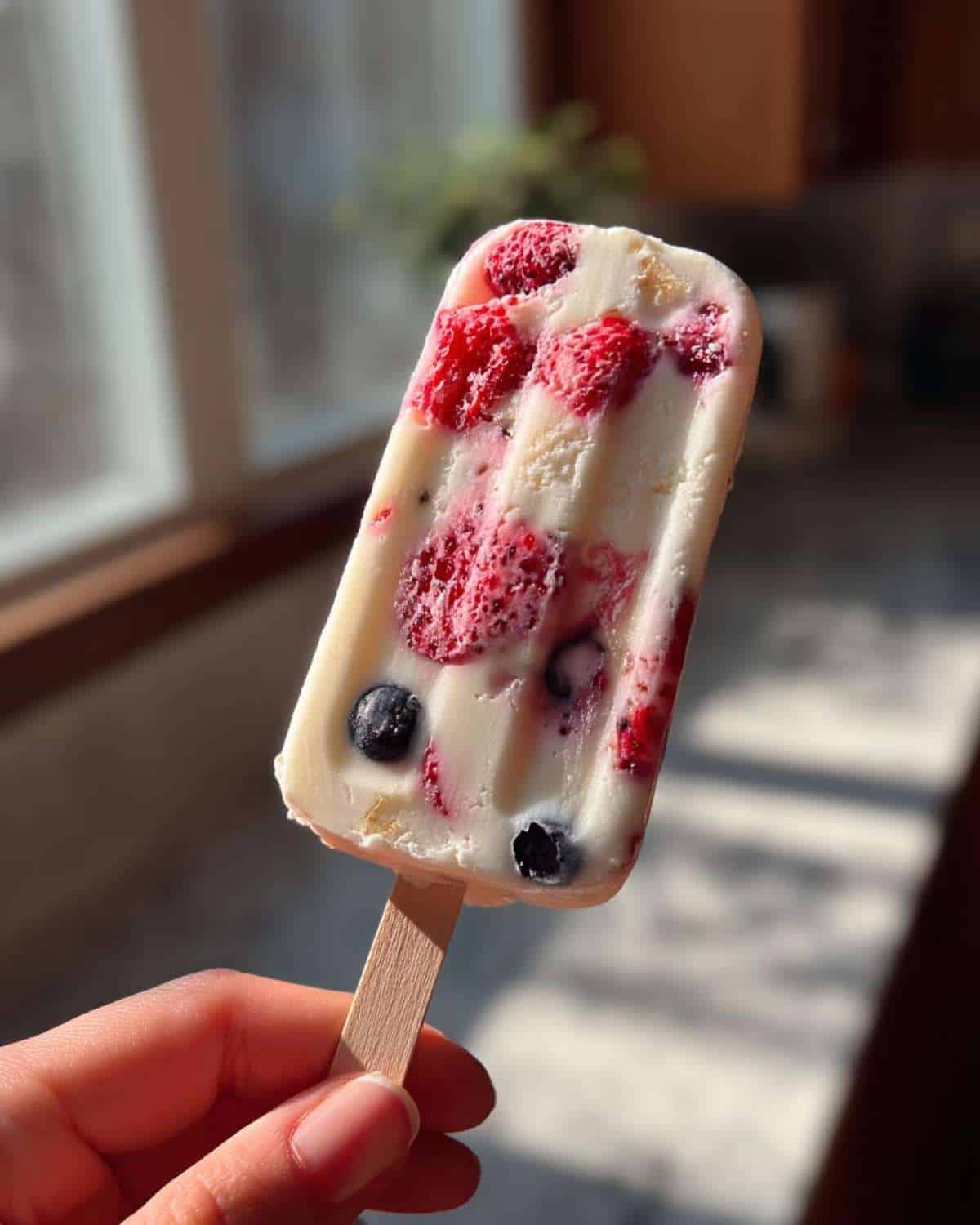 Easy Breakfast Popsicles for Kids: Healthy Yogurt & Fruit Start - detail 2
