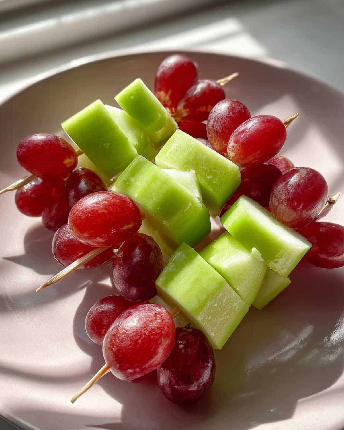 Fun Fruit Caterpillars: Easy & Adorable Summer Breakfast for Little Kids - detail 2