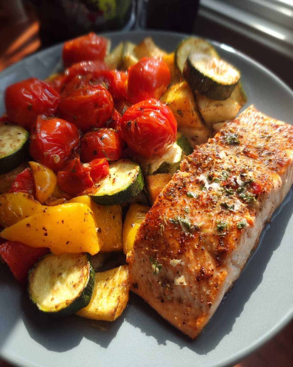 Kid-Friendly Baked Salmon with Roasted Summer Vegetables - detail 2