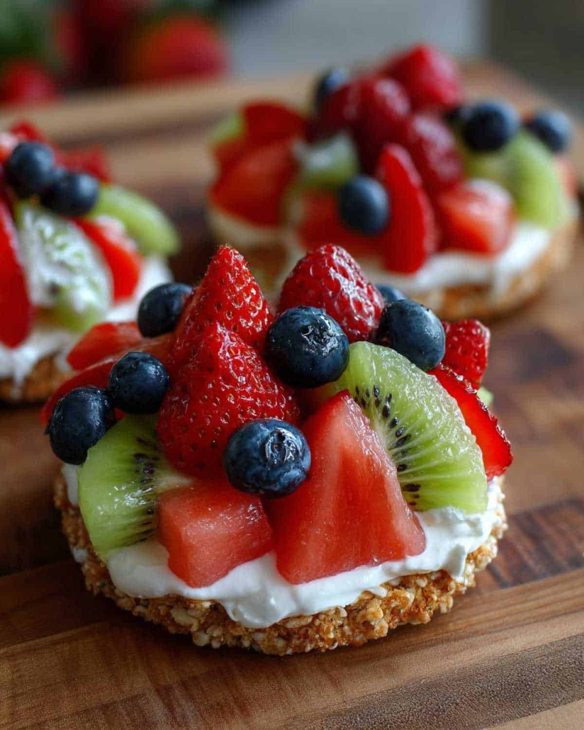 Mini Fruit Pizzas on Watermelon Slices for Kids: Refreshing & Fun - detail 1