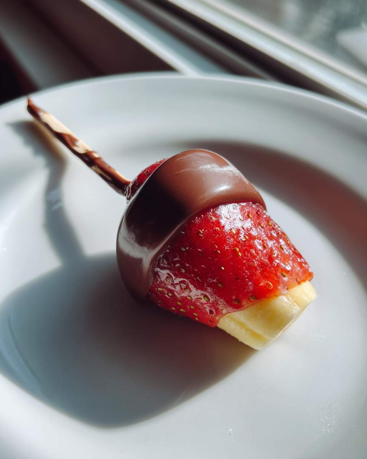 Kid-Friendly Chocolate Strawberry Banana Pops - detail 1
