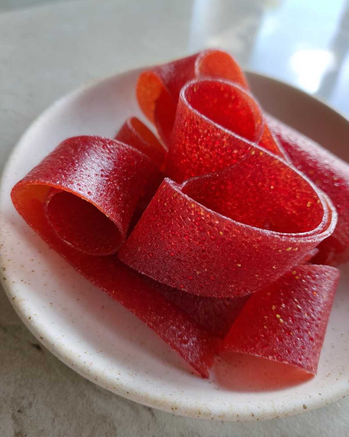 Kid-Friendly DIY Homemade Fruit Roll-Ups - detail 3