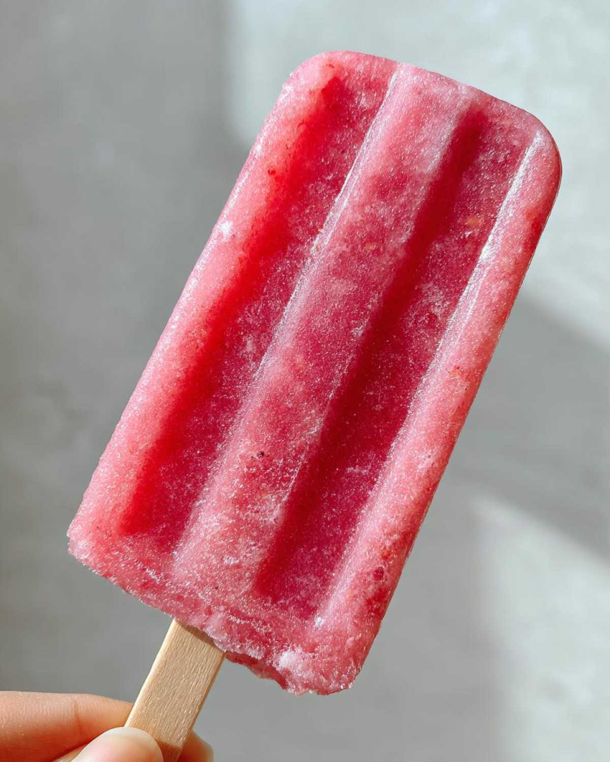 Kid-Friendly Smoothie Popsicles (Banana & Strawberry) - detail 1