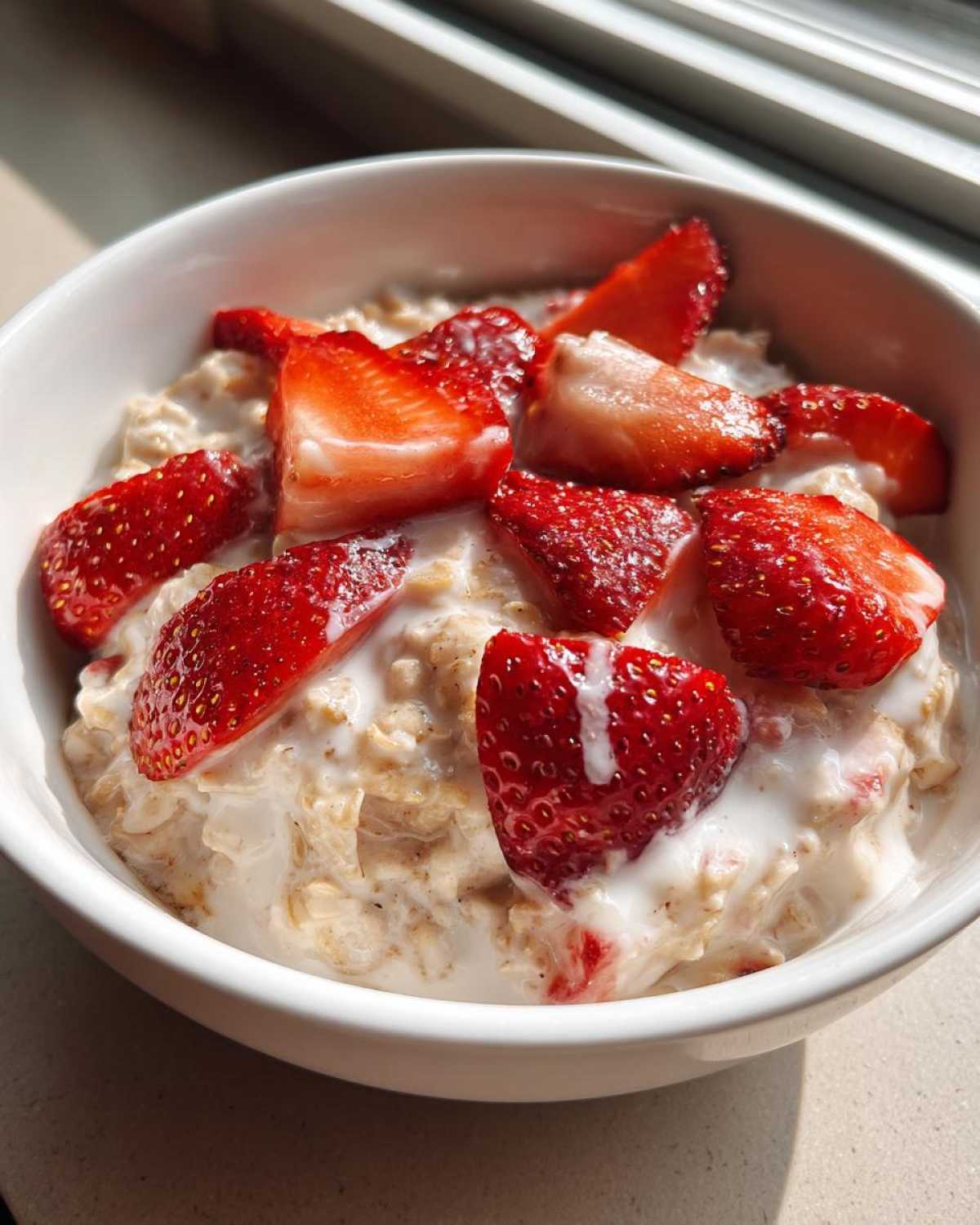 Kid-Friendly Strawberry Yogurt Oatmeal - detail 1