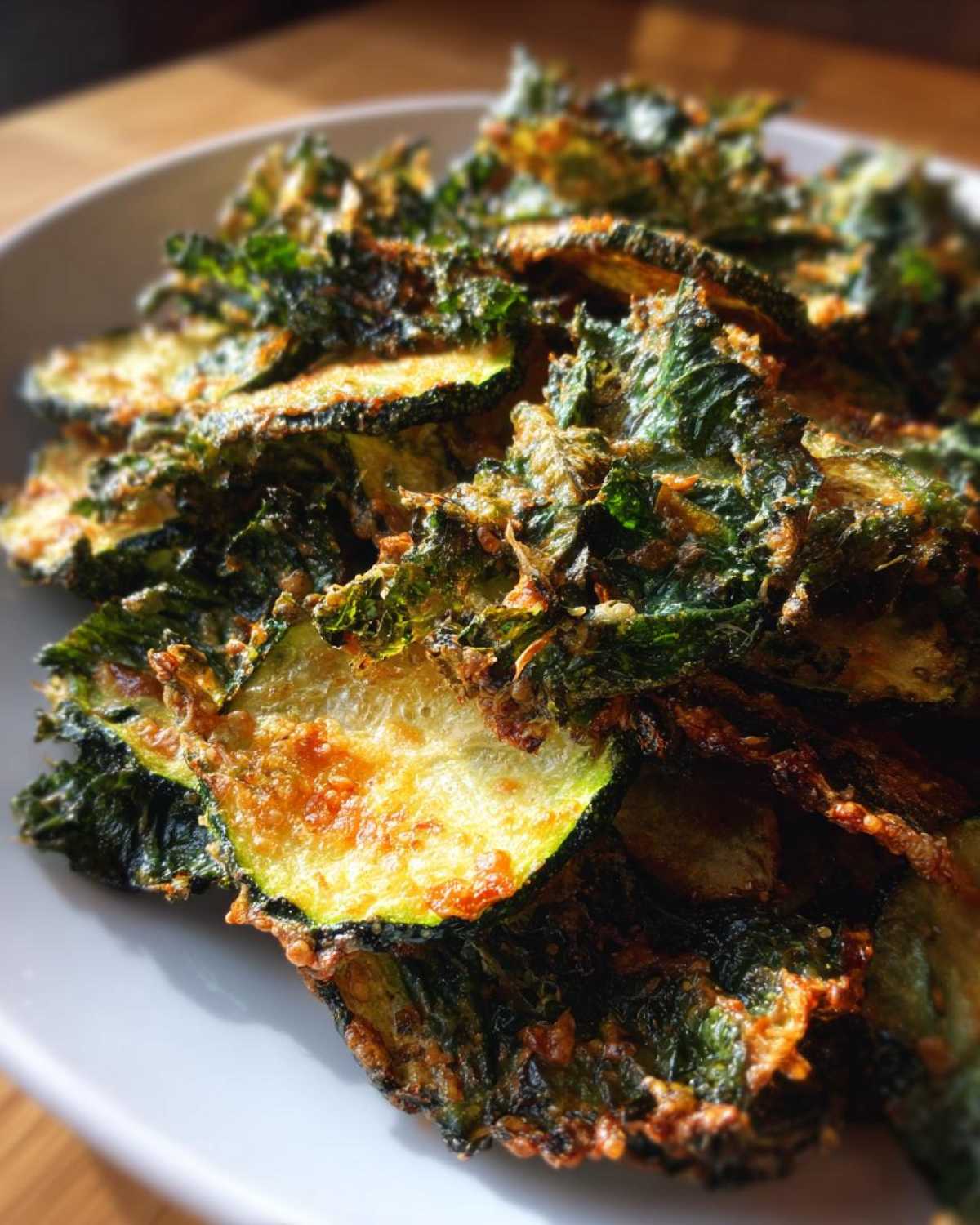 Baked Kale and Zucchini Chips (Healthy Snack) - detail 2