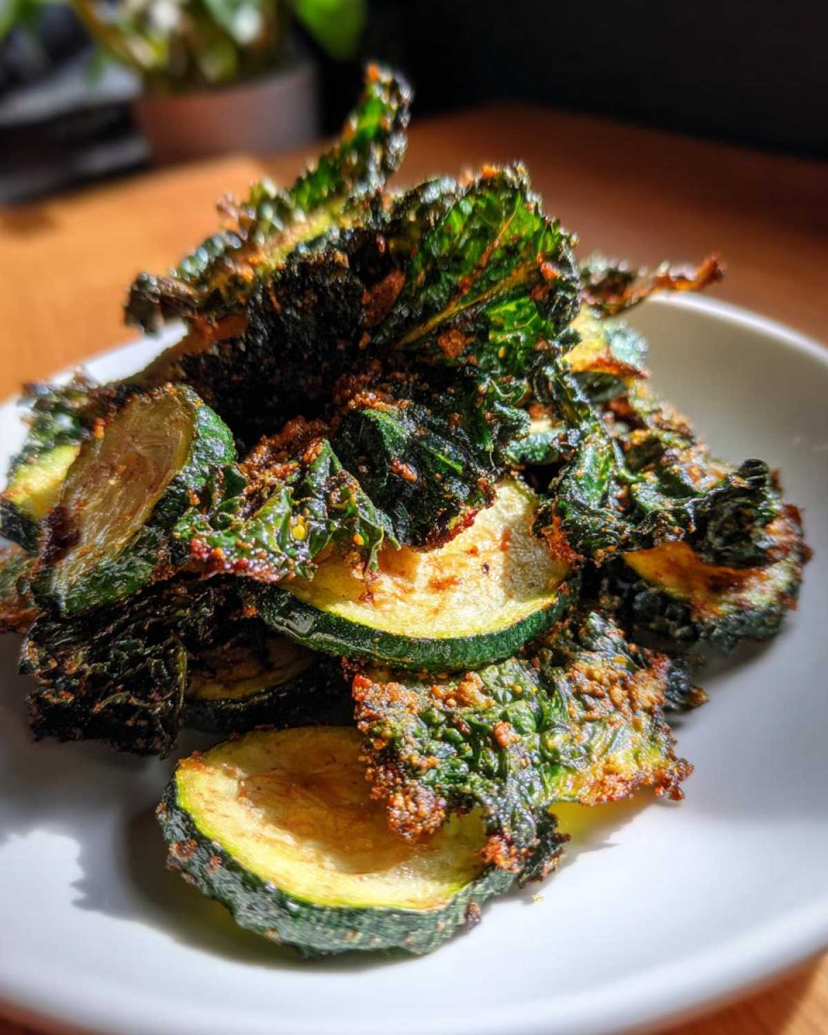 Baked Kale and Zucchini Chips (Healthy Snack) - detail 4