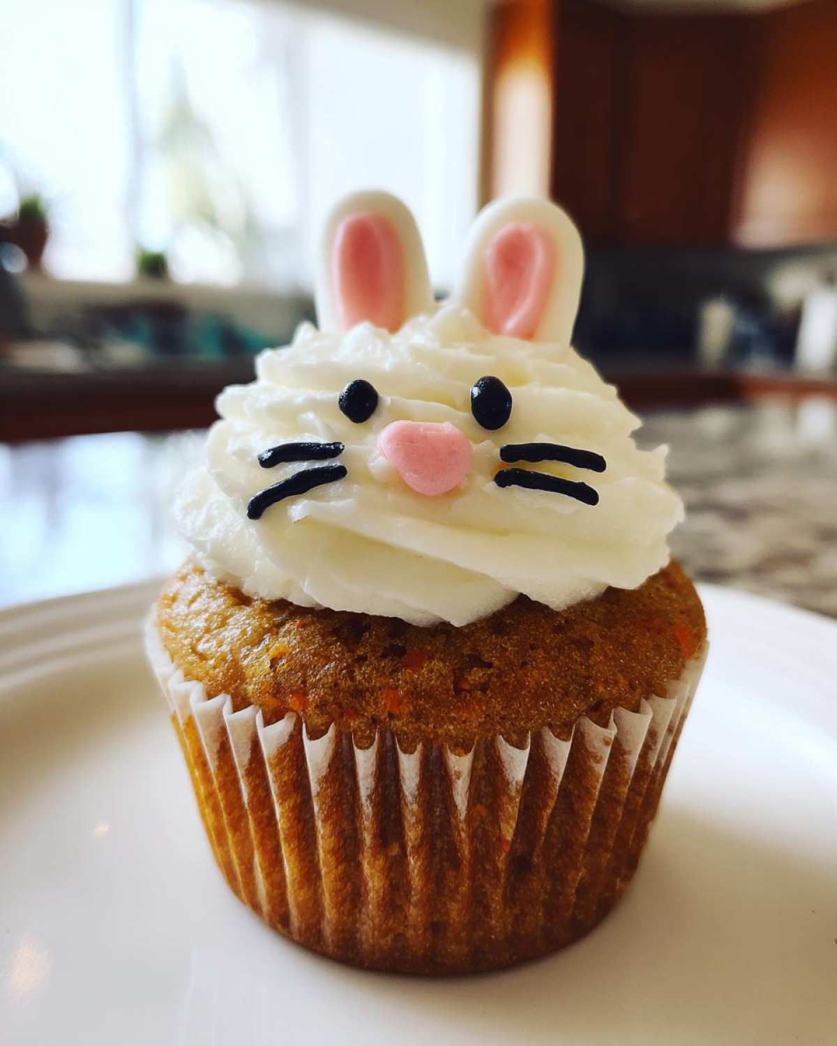 Easter Bunny Carrot Cupcakes with Cream Cheese Frosting - detail 2