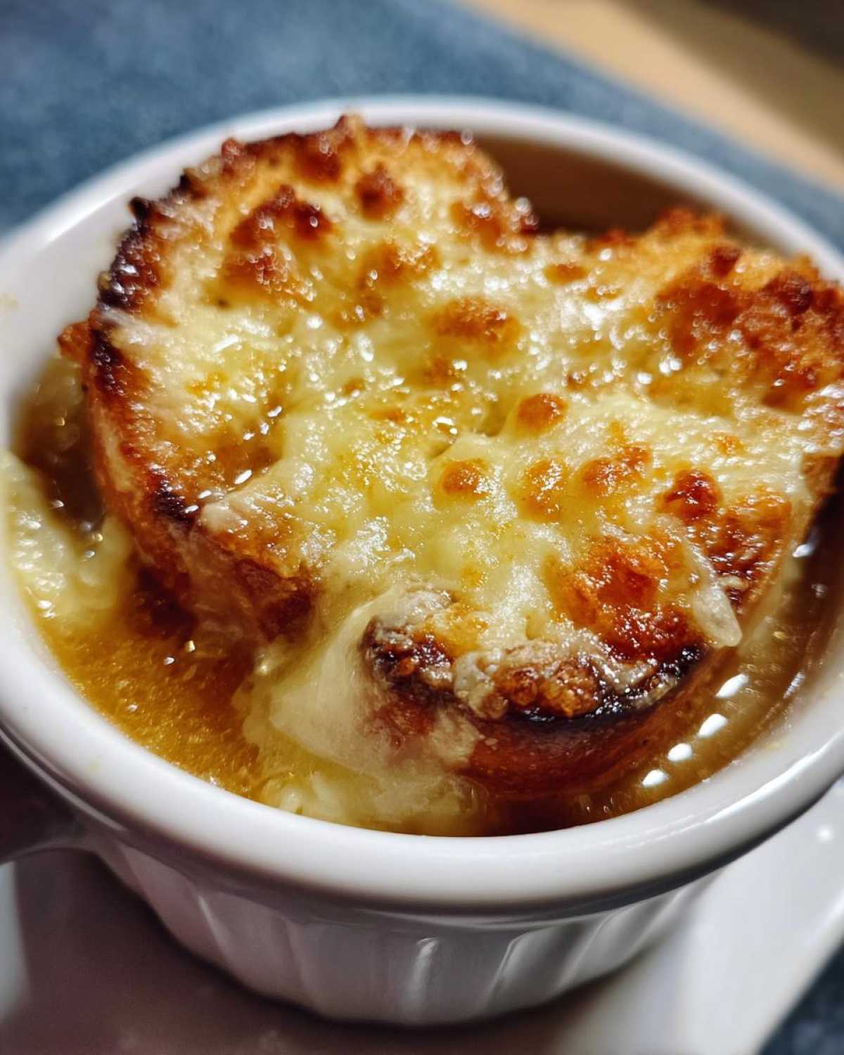 French Onion Soup with Crispy Gruyere Crouton - detail 3