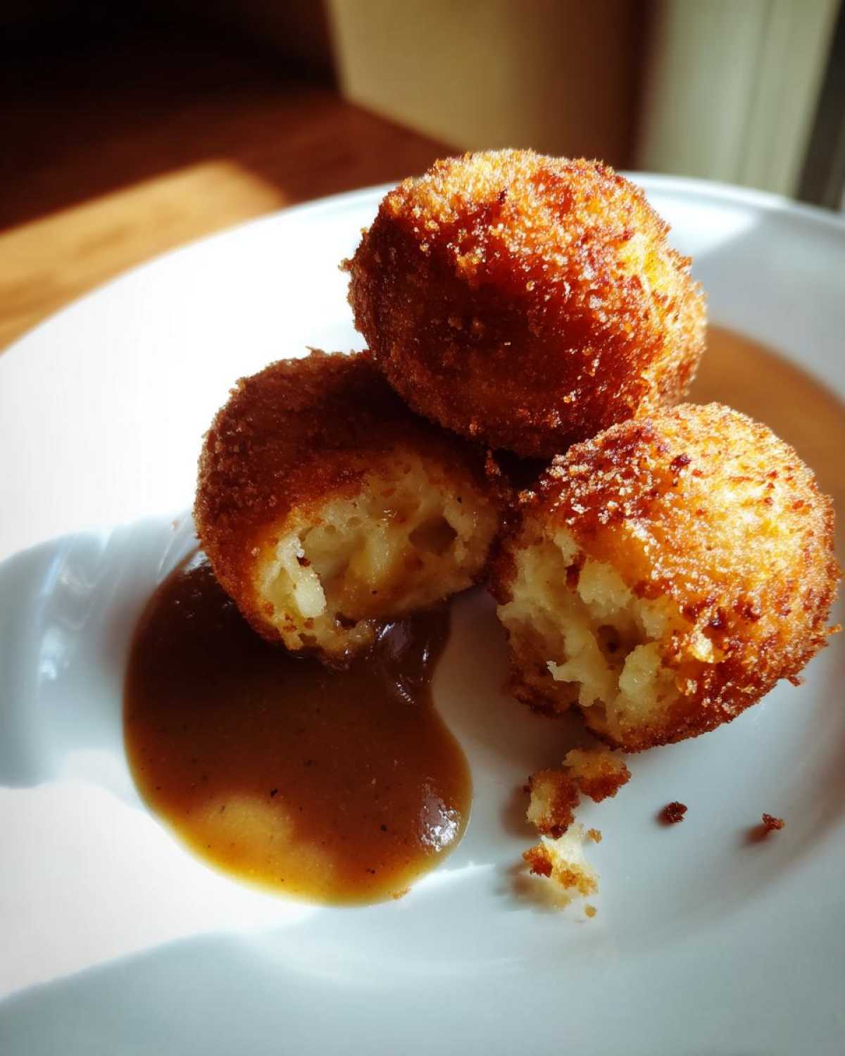 Mashed Potato Balls with Gravy Dip - detail 1