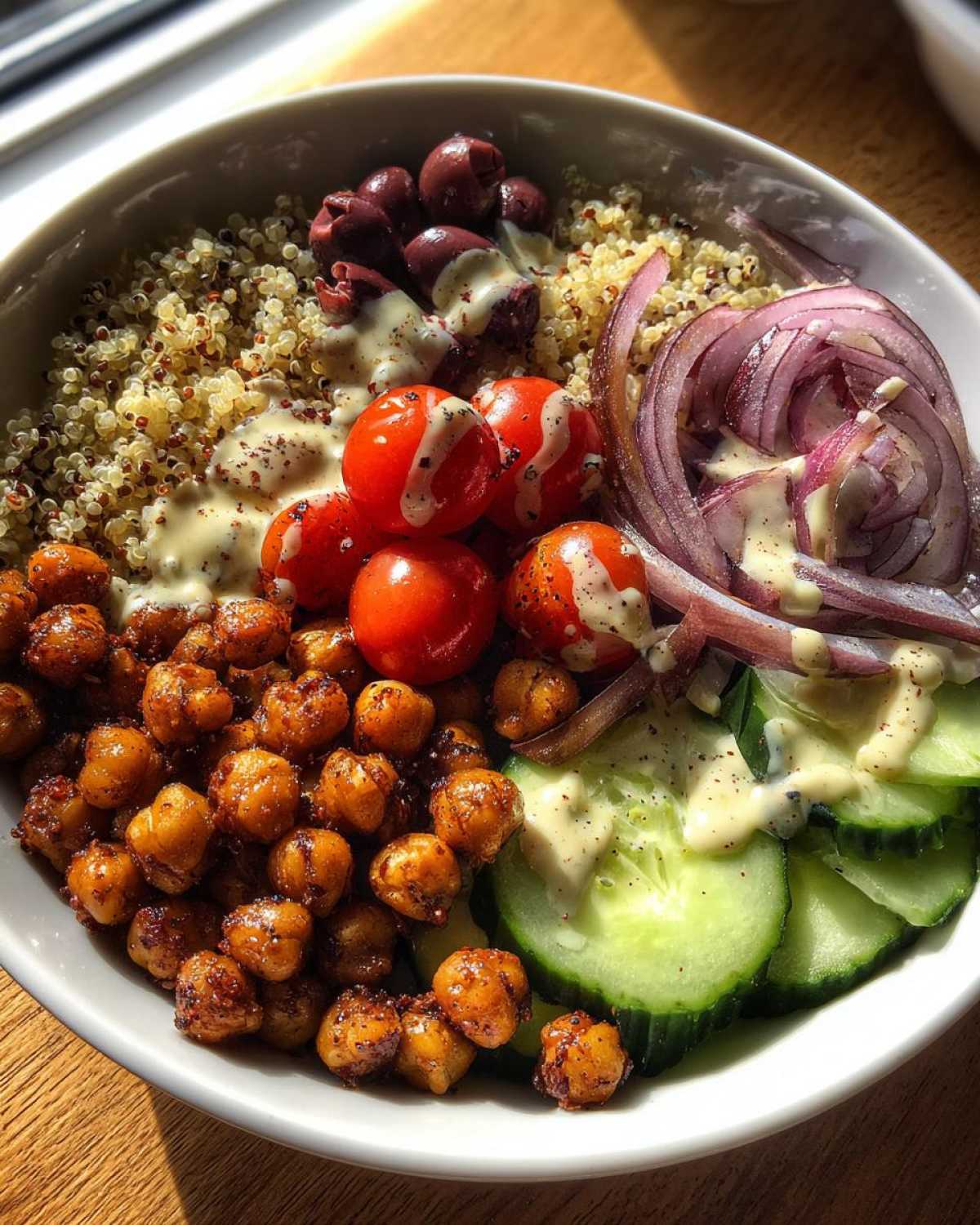 Mediterranean Chickpea Buddha Bowl - detail 1