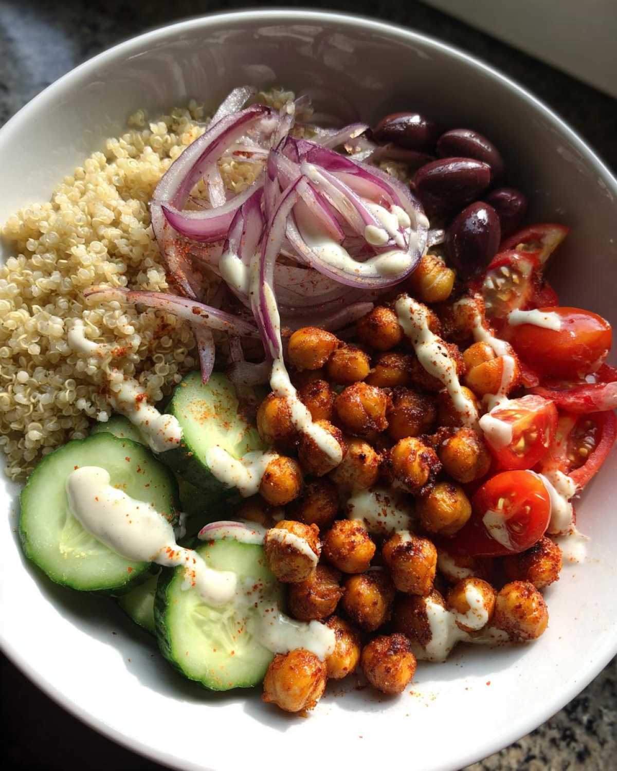 Mediterranean Chickpea Buddha Bowl - detail 2