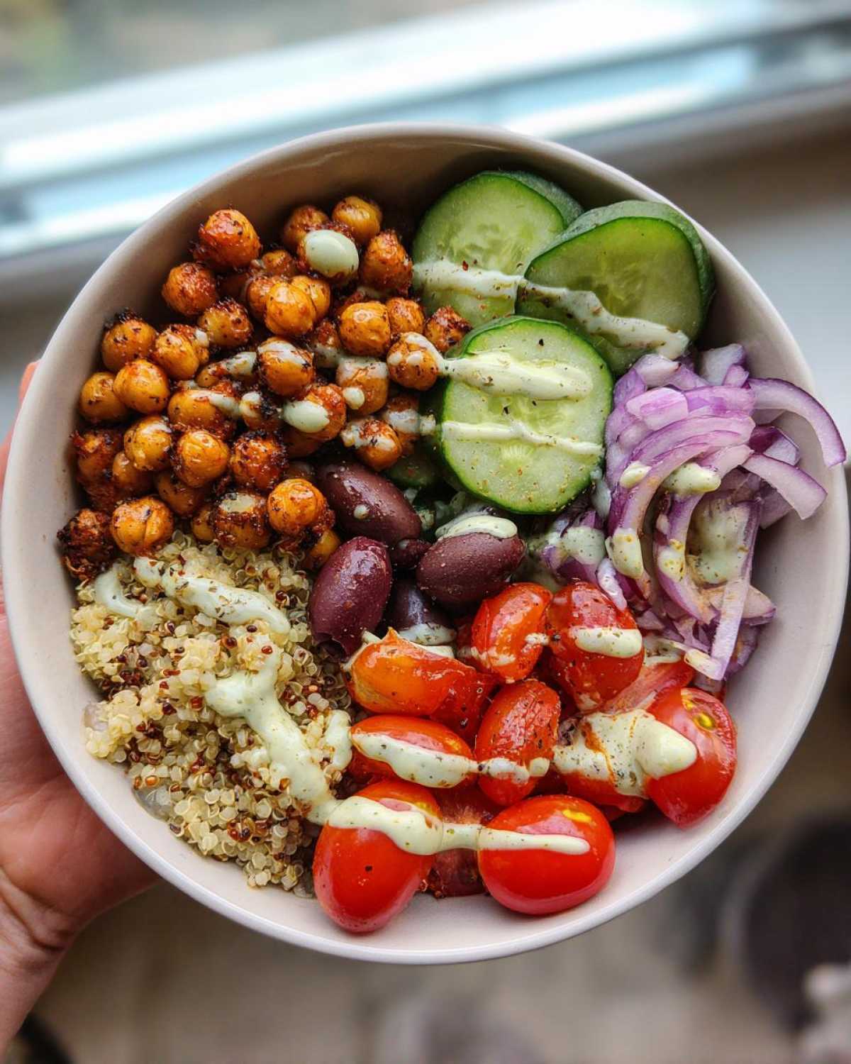 Mediterranean Chickpea Buddha Bowl - detail 3