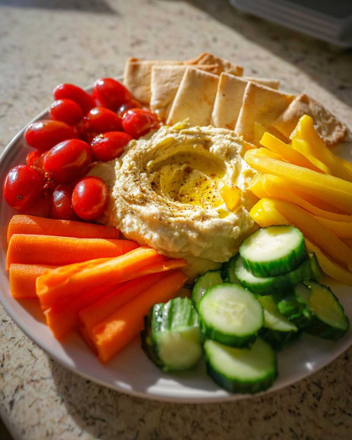 Mediterranean Hummus Platter with Veggies - detail 4