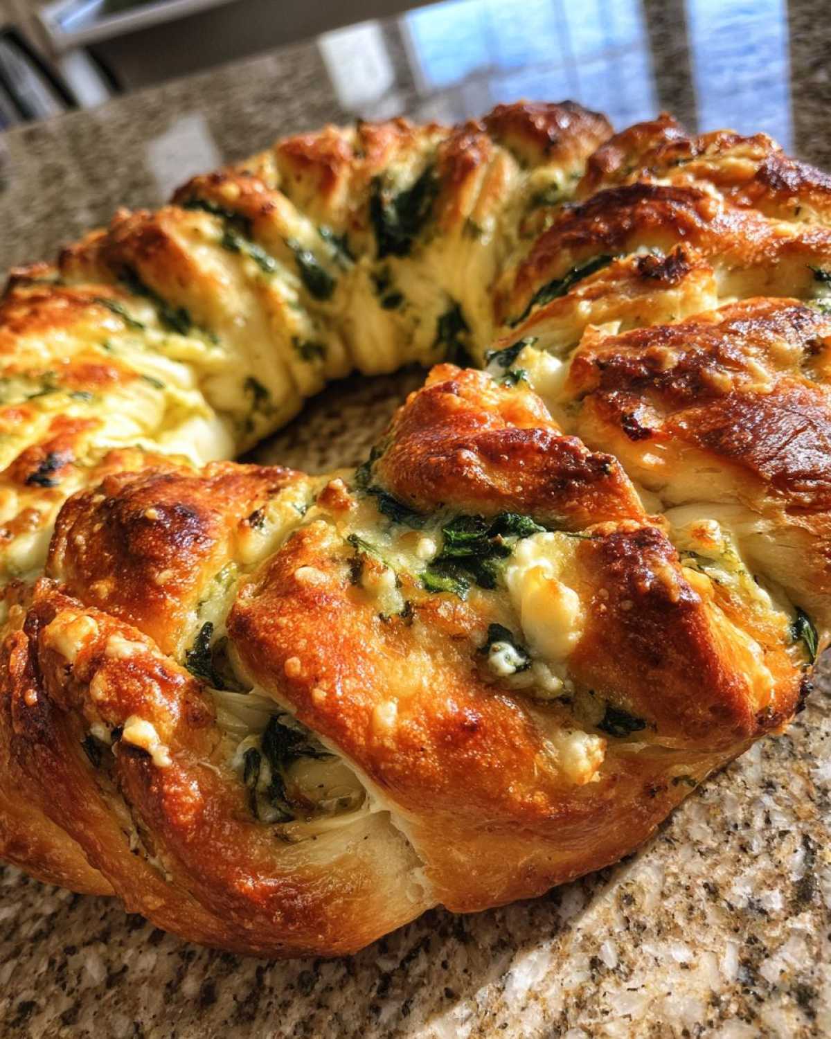 Spinach Artichoke Bread Wreath - detail 1