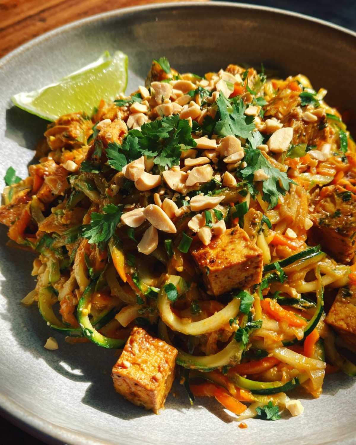 Vegan Pad Thai with Zucchini Noodles - detail 2