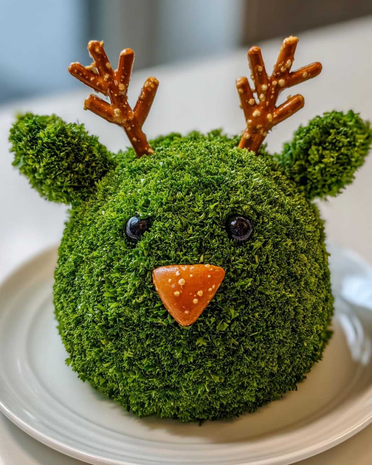 Rudolph Cheese Ball with Pretzel Antlers - detail 4