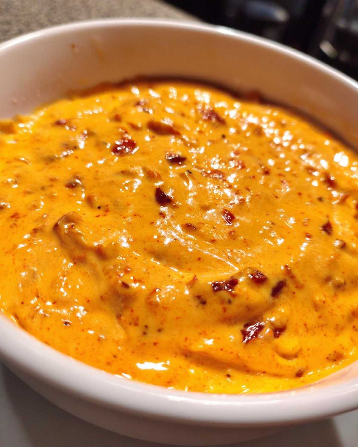 chili cheese dip - detail 1