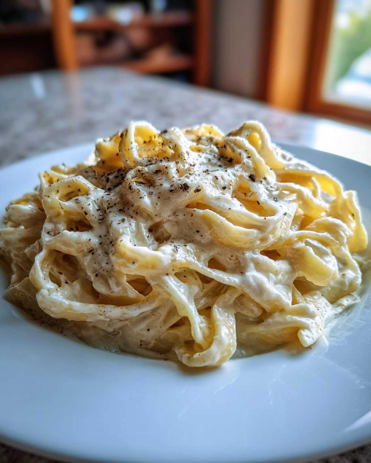 homemade alfredo sauce - detail 1