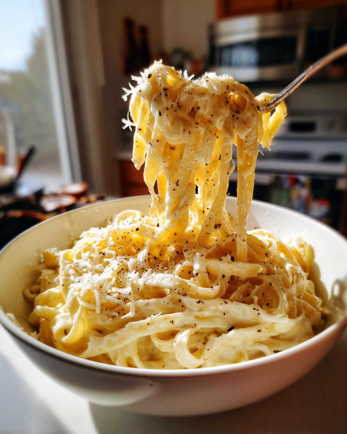 homemade alfredo sauce - detail 2