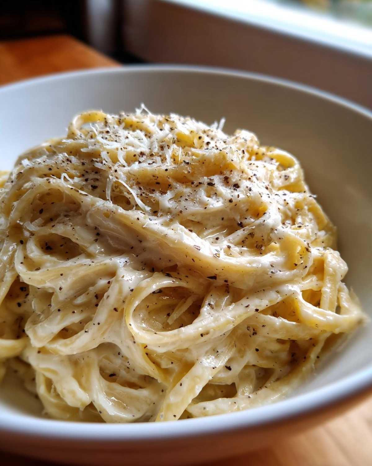 homemade alfredo sauce - detail 3