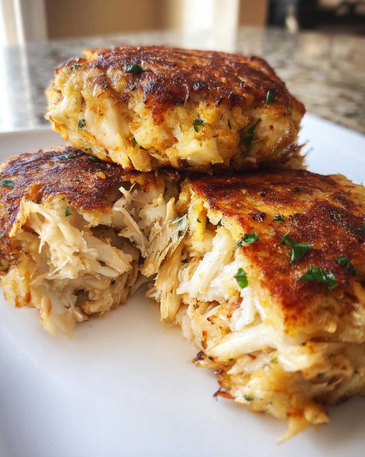 maryland crab cakes - detail 2