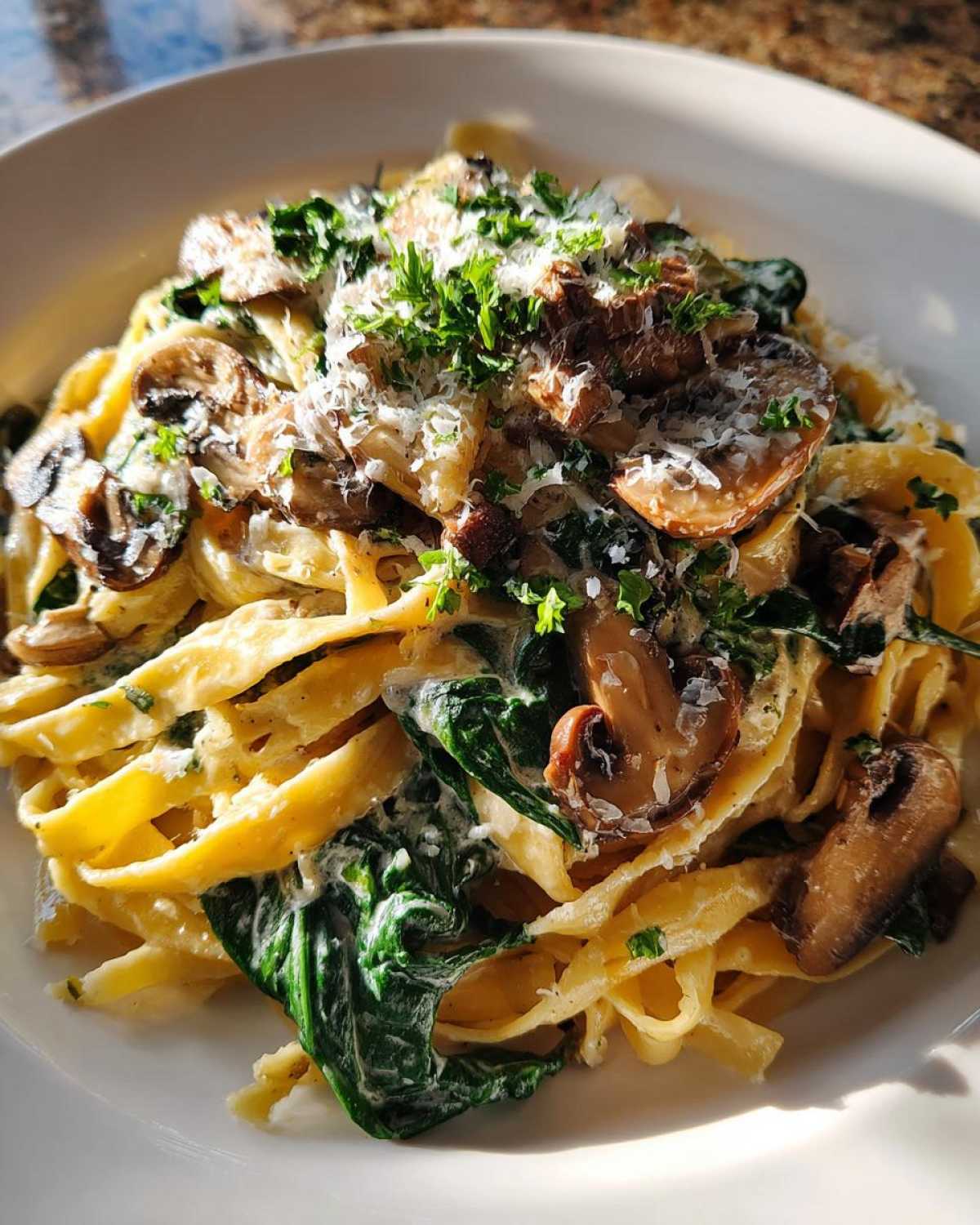 mushroom pasta - detail 2